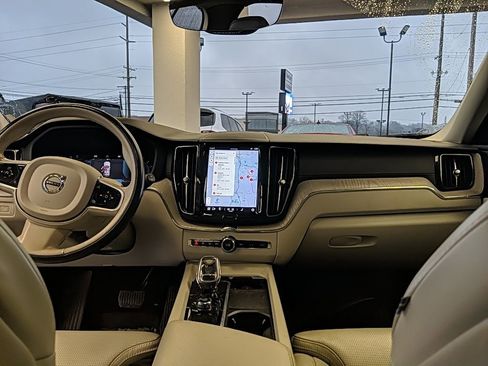 Used 2022 Volvo XC60 B5 Inscription w/ Advanced Package image 15