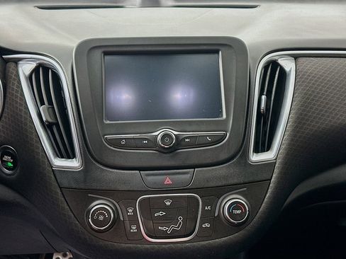 Used 2017 Chevrolet Malibu LT FWD image 13