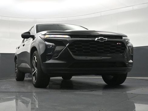 Used 2025 Chevrolet Trax RS w/ Driver Confidence Package FWD image 29