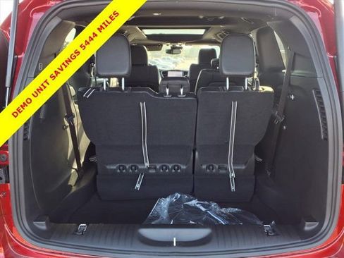 New 2026 Chrysler Pacifica Select FWD image 20