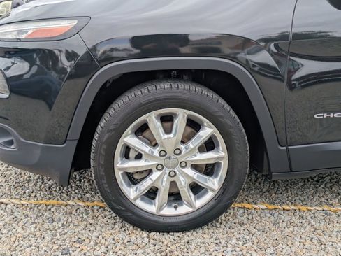 Used 2016 Jeep Cherokee Limited FWD image 23