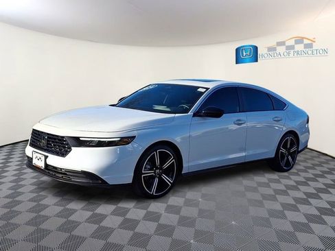 Used 2024 Honda Accord Sport image 3