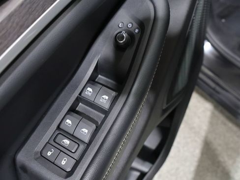 Used 2023 Jeep Grand Cherokee Limited AWD/4WD image 13