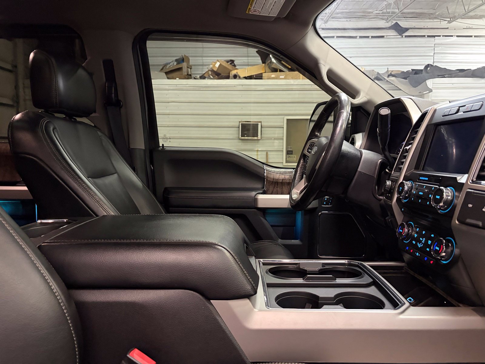 Used 2018 Ford F350 Lariat w/ Lariat Ultimate Package AWD/4WD image 23