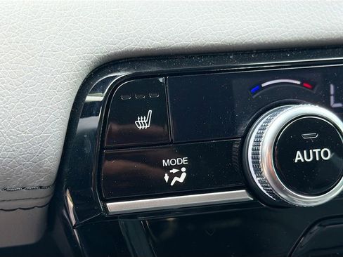 Used 2025 Honda Pilot EX-L image 19