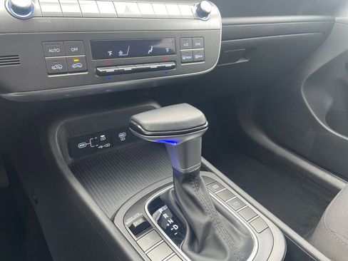 Used 2025 Hyundai Kona SEL image 41