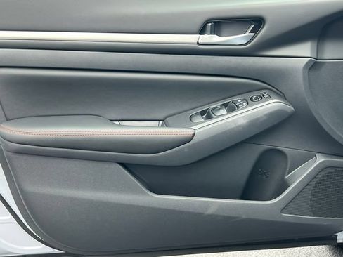 New 2026 Nissan Altima 2.5 SR AWD/4WD image 13