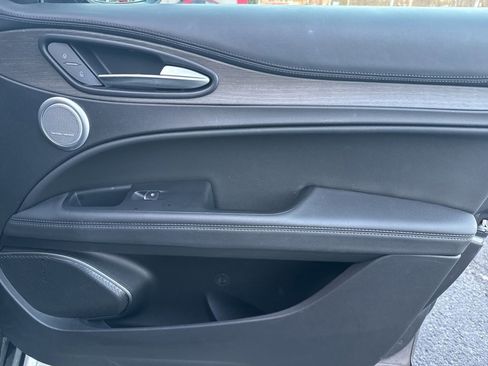 Used 2023 Alfa Romeo Stelvio Ti image 60