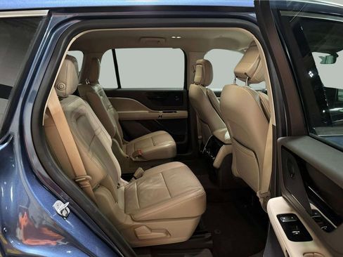 Used 2020 Lincoln Aviator Reserve w/ Elements Package Plus AWD/4WD image 22