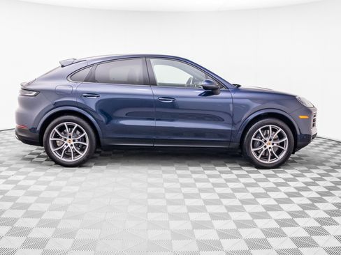 Certified 2024 Porsche Cayenne Coupe AWD/4WD image 7