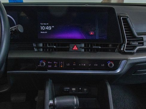 New 2025 Kia Sportage SX image 4