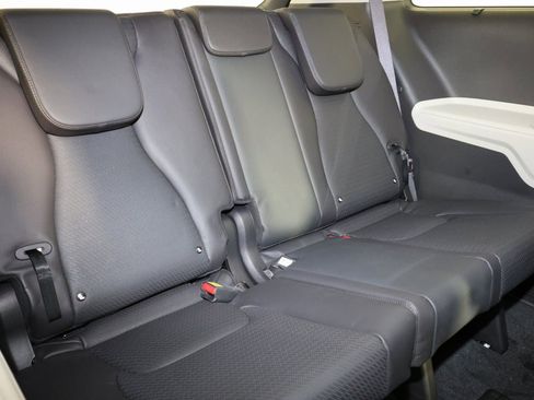 Used 2024 Kia Carnival SX Prestige image 34