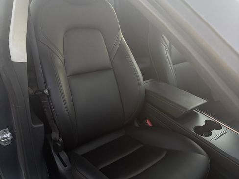 Used 2023 Tesla Model 3 Standard Range image 14