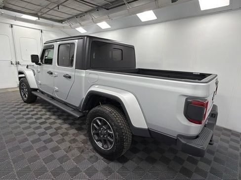 Used 2022 Jeep Gladiator Overland w/ LED Lighting Group AWD/4WD image 4
