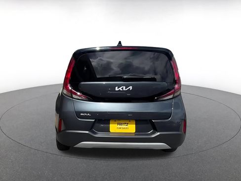 Used 2025 Kia Soul LX w/ LX Technology Package FWD image 12
