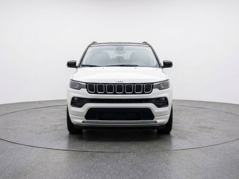 Used 2025 Jeep Compass Limited image 2
