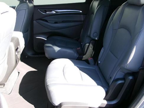 Used 2024 Buick Enclave Premium image 10