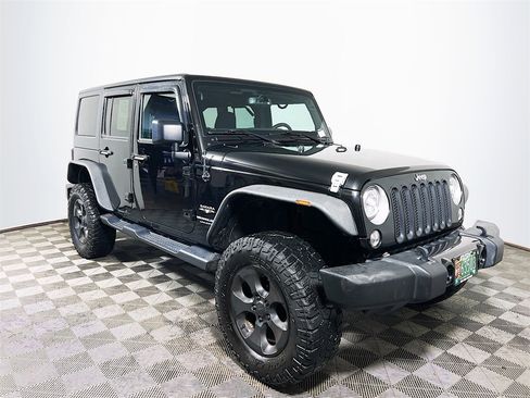 Used 2018 Jeep Wrangler Unlimited Sahara w/ Connectivity Group image 1