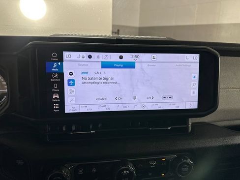 Certified 2024 Jeep Wrangler Unlimited w/ Convenience Group AWD/4WD image 10