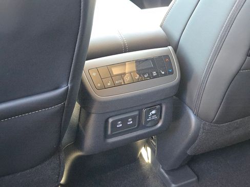New 2026 Nissan Pathfinder Platinum FWD image 19