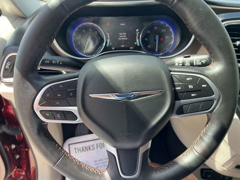 Certified 2019 Chrysler Pacifica Touring-L Plus image 50