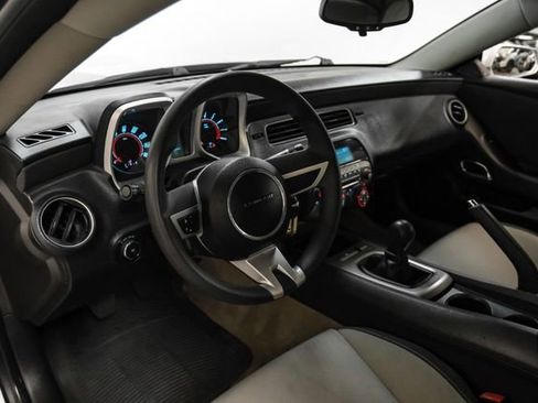 Used 2011 Chevrolet Camaro LT RWD image 3