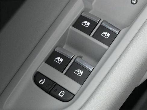 Used 2023 Audi Q5 2.0T Premium w/ Convenience Package image 13