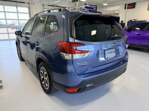 Used 2023 Subaru Forester Premium AWD/4WD image 5