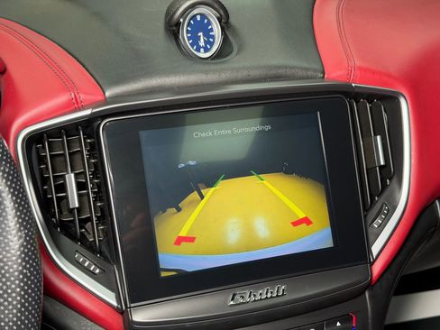 Used 2018 Maserati Ghibli S image 44