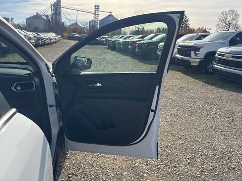 Used 2022 Chevrolet Equinox LT image 27