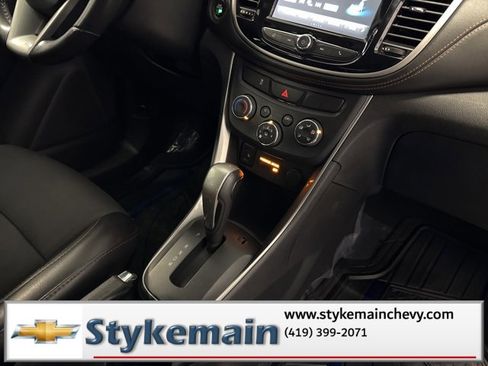 Used 2017 Chevrolet Trax LT w/ LT Convenience Package image 18