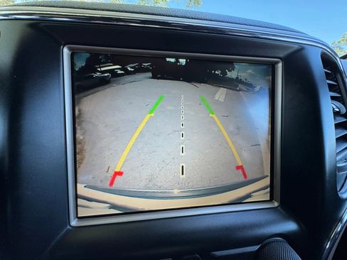 Used 2014 Jeep Grand Cherokee Limited image 17