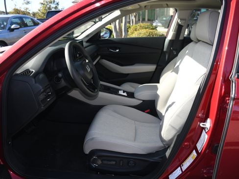 New 2025 Honda Accord SE image 3