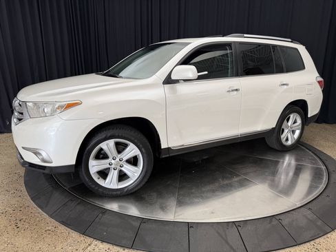 Used 2013 Toyota Highlander Limited AWD/4WD image 3