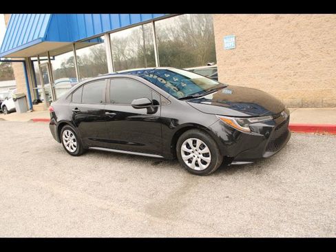 Used 2020 Toyota Corolla LE image 1