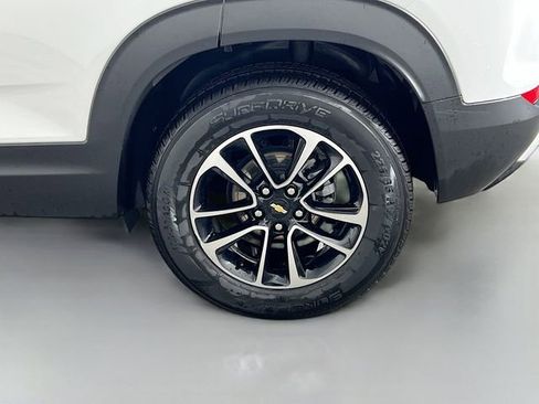 Used 2025 Chevrolet TrailBlazer LT image 32