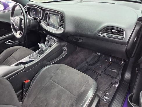 Used 2018 Dodge Challenger R/T Scat Pack w/ Leather Interior Group RWD image 19