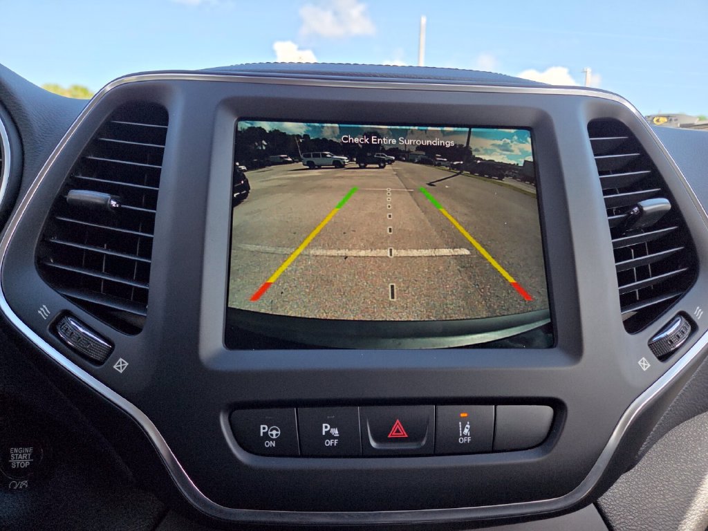 Used 2023 Jeep Cherokee Altitude Lux AWD/4WD image 37