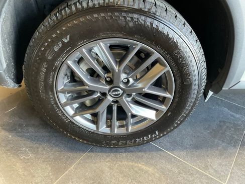 Used 2024 Nissan Rogue S image 7