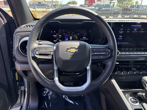 Certified 2024 Chevrolet Colorado LT w/ LT Convenience Package II AWD/4WD image 31