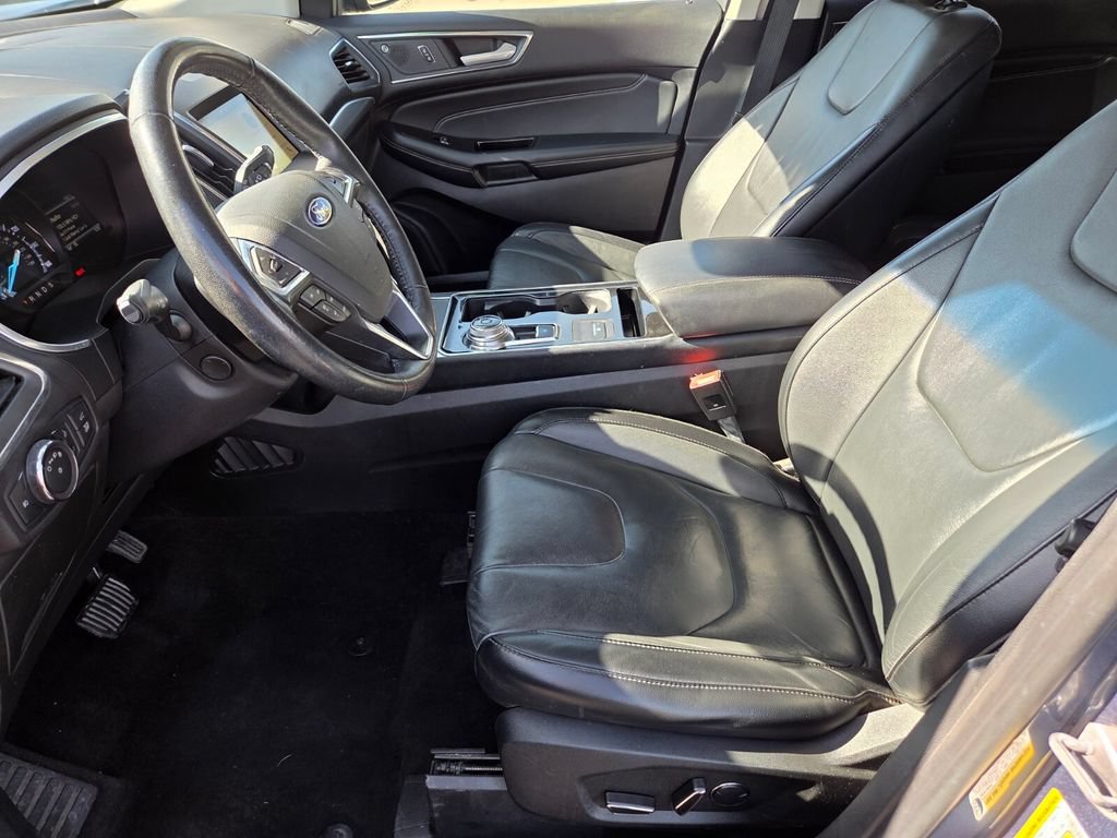 Used 2019 Ford Edge Titanium FWD image 10