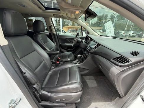 Used 2019 Buick Encore Essence AWD/4WD image 11