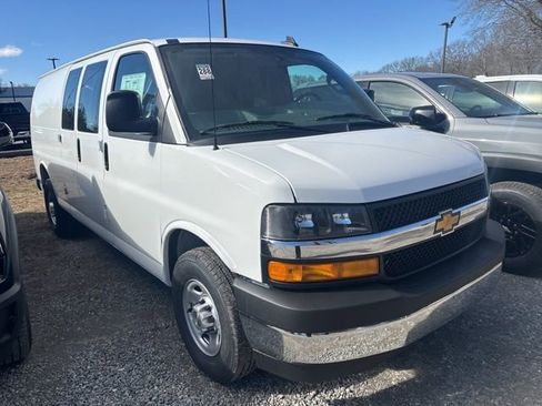 New 2026 Chevrolet Express 3500 Extended w/ Driver Convenience Package RWD image 3