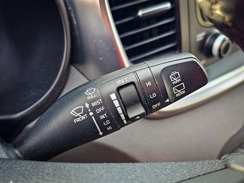 Used 2016 Kia Sorento EX image 18