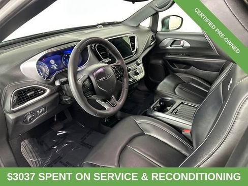 Certified 2023 Chrysler Pacifica Touring-L w/ S Appearance Package AWD/4WD image 18