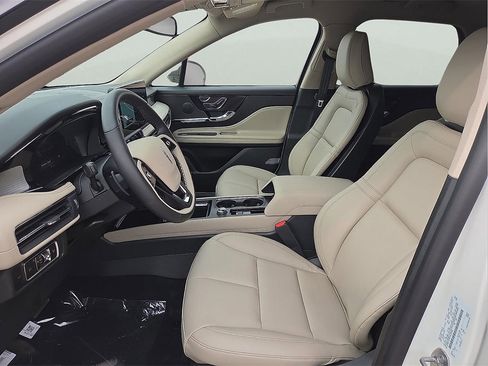 New 2026 Lincoln Corsair Premiere image 11