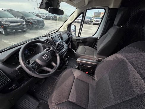 Used 2025 RAM ProMaster 2500 w/ U-Haul Equipment Group FWD image 10