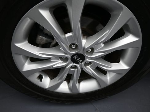 Used 2021 Kia Telluride LX image 42