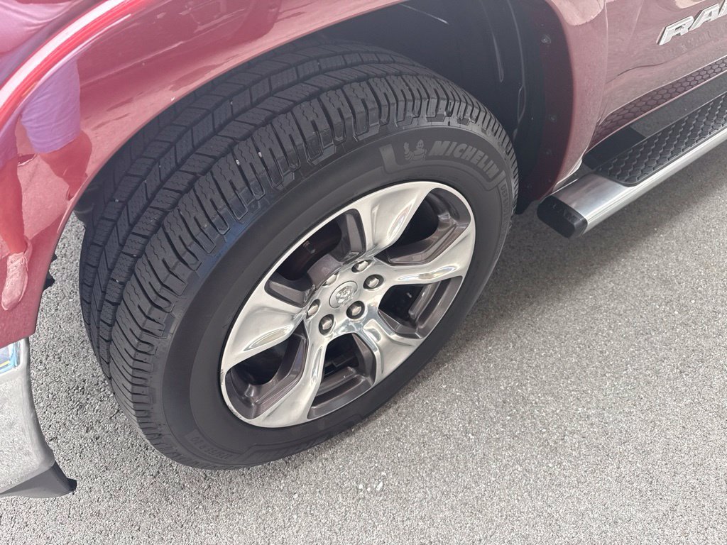 Used 2019 RAM 1500 Laramie AWD/4WD image 9