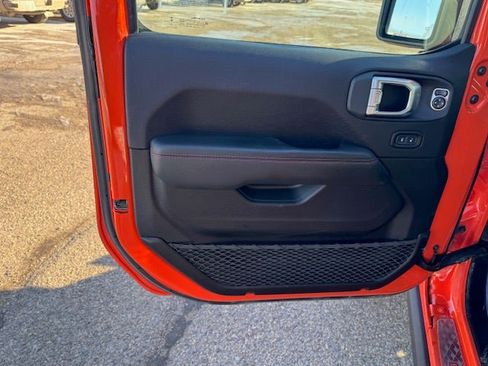 Used 2020 Jeep Gladiator Rubicon AWD/4WD image 12